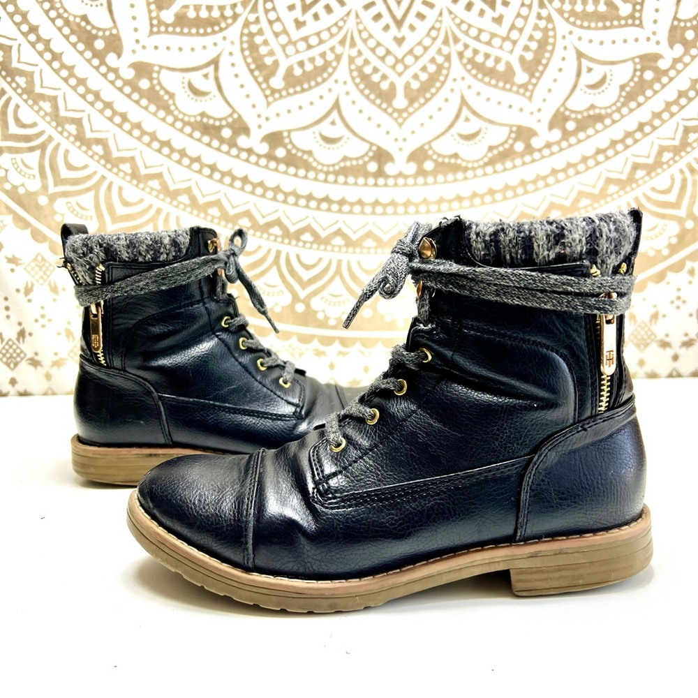 Tommy Hilfiger black leather booties size 6 women